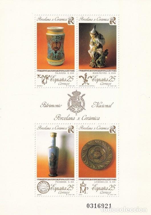 Sellos: HB Hojita Bloque 1992 - Patrimonio Nacional - Porcelana y Cer&aacute;mica - Albarelo - L&aacute;mpara - Jarr&oacute;n - P