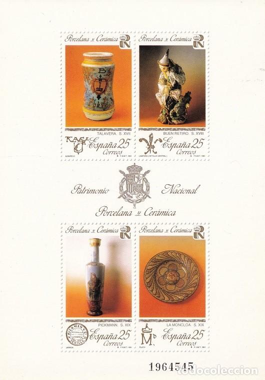 Sellos: HB Hojita Bloque 1992 - Patrimonio Nacional - Porcelana y Cer&aacute;mica - Albarelo - L&aacute;mpara - Jarr&oacute;n - P