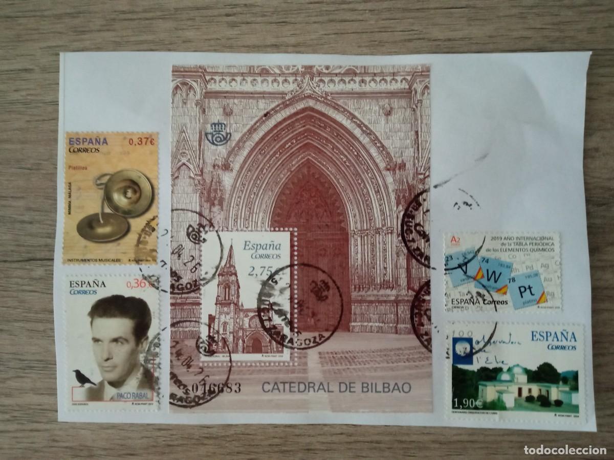 Sellos: HOJA BLOQUE CATEDRAL DE BILBAO Y OTROS 4 SELLOS USADOS Y PEGADOS