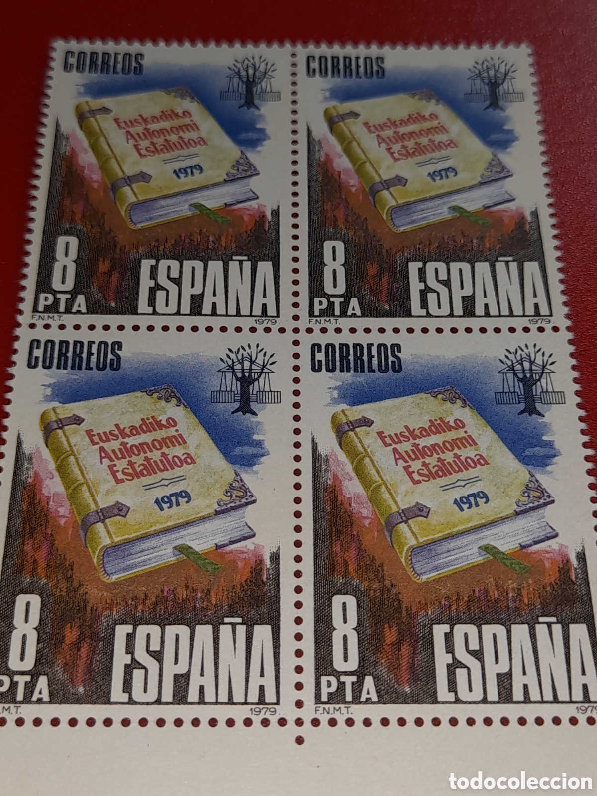 Sellos: Sello Espa&ntilde;a nuevo 1979. Estatuto autonom&iacute;a Euskadi. Pa&iacute;s Vasco. &Aacute;rbol. Libro. Naturaleza. Lenguas.