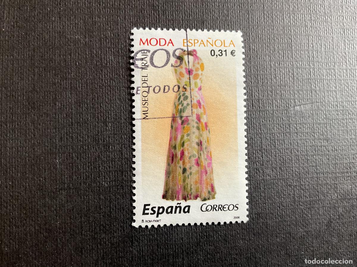 Sellos: ESPA&Ntilde;A N&ordm; EDIFIL 4441-C* A&Ntilde;O 2008.MODA ESPA&Ntilde;OLA.VESTIDO MUSEO DEL TRAJE. SELLO USADO
