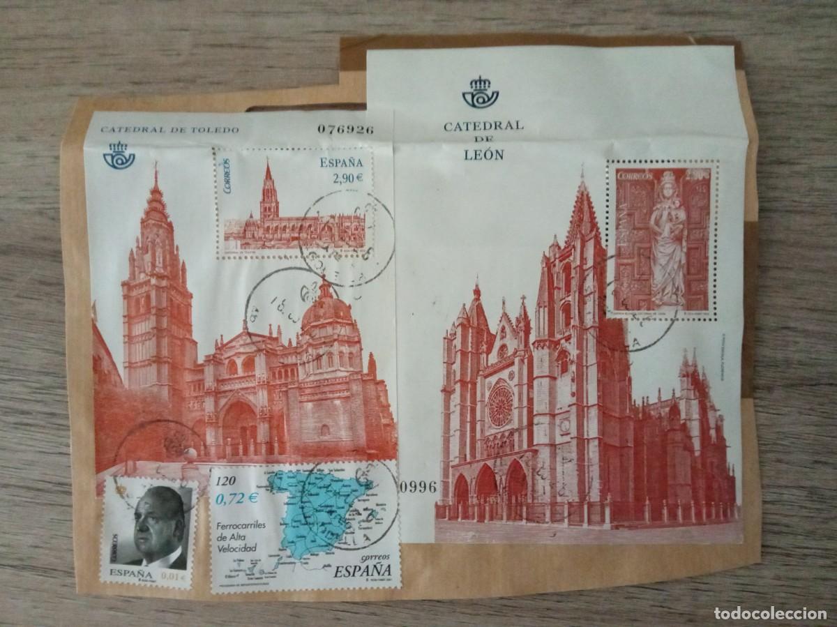 Sellos: DOS HOJAS BLOQUE CATEDRALES DE LEON Y DE TOLEDO Y DOS SELLOS M&Aacute;S, PEGADOS Y MATASELLADOS