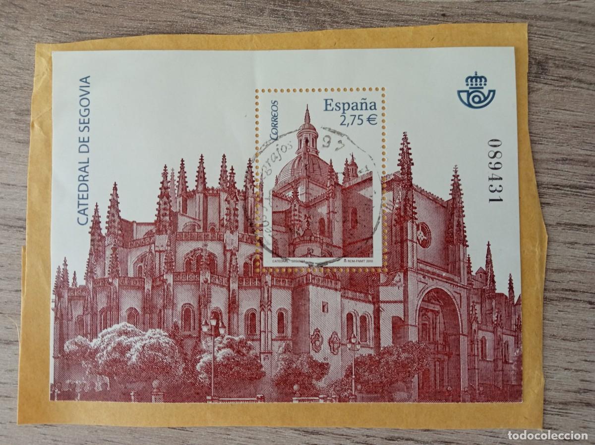 Sellos: HOJA BLOQUE CATEDRAL DE SEGOVIA, PEGADA Y MATASELLADA