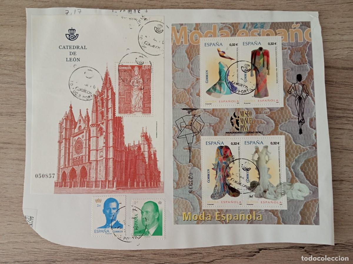 Sellos: DOS HOJAS BLOQUE DE CATEDRAL DE LEON Y MODA ESPA&Ntilde;OLA Y DOS SELLOS MAS, PEGADAS Y MATASELLADAS