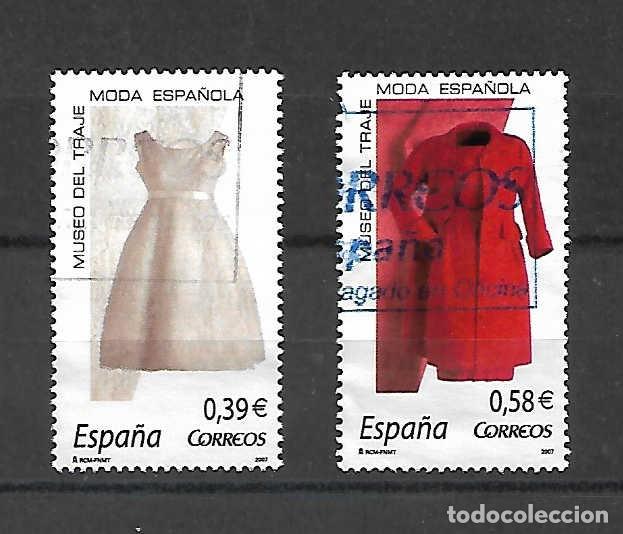 Sellos: Indumentaria. moda espa&ntilde;ola . Espa&ntilde;a, sellos emit. 18-10-2007