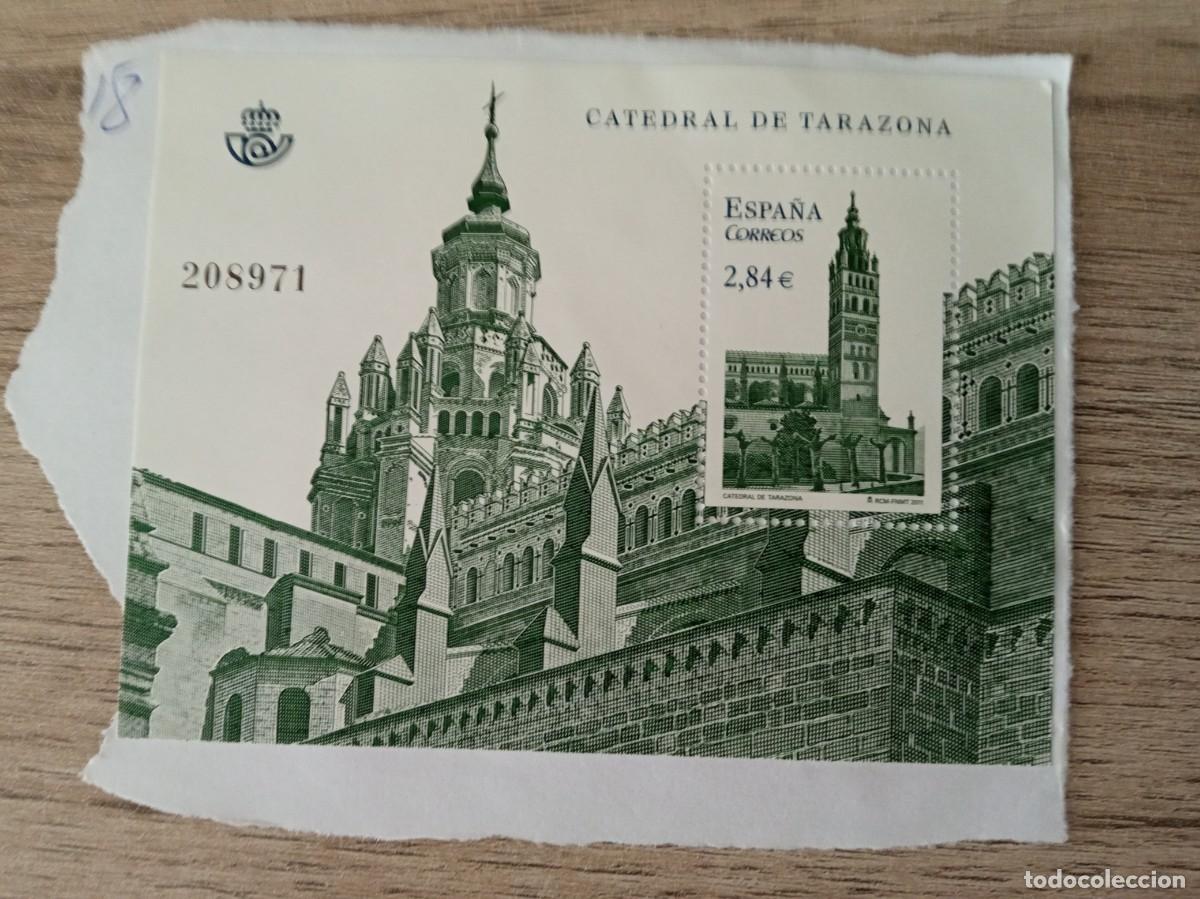 Sellos: HOJA BLOQUE CATEDRAL DE TARAZONA PEGADA PERO NO MATASELLADA