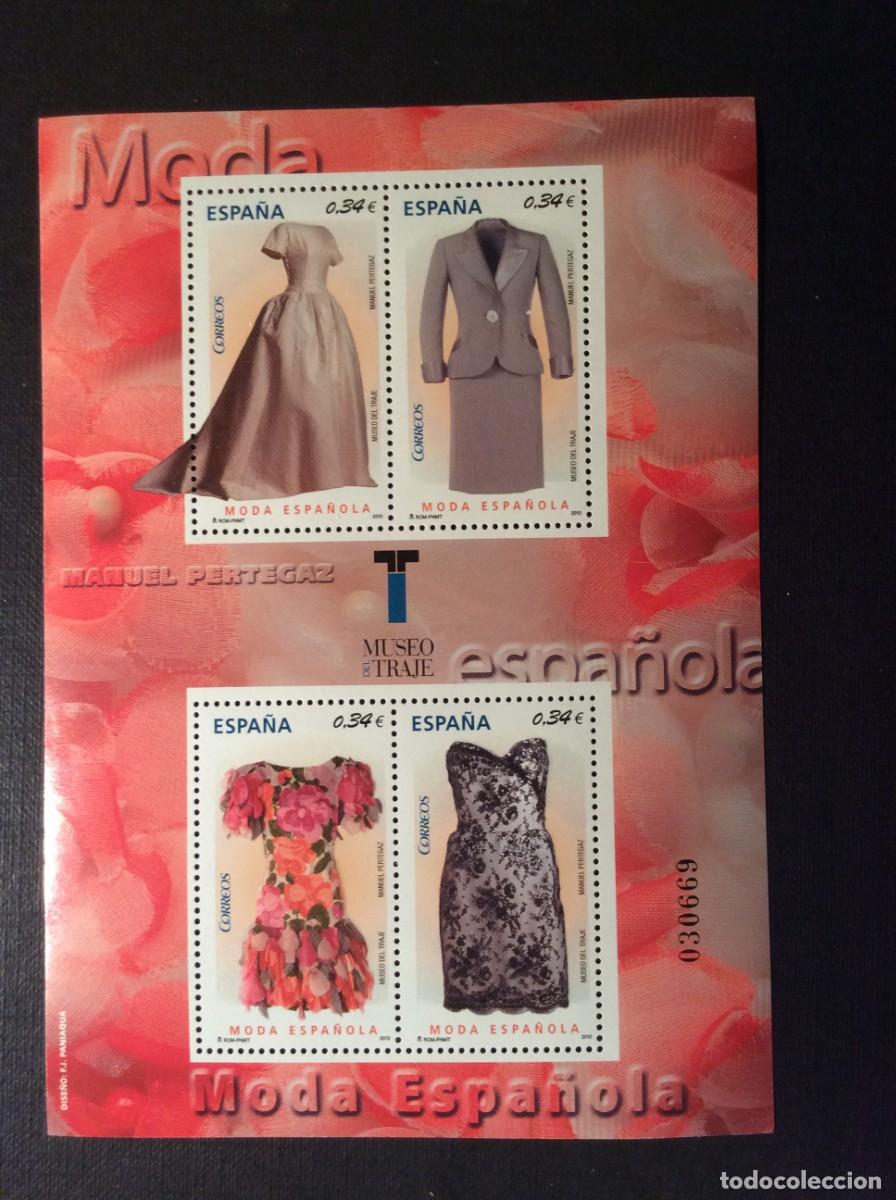 Sellos: ESPA&Ntilde;A N&ordm; EDIFIL 4605*** A&Ntilde;O 2010. MODA ESPA&Ntilde;OLA. MANUEL PERTEGAZ