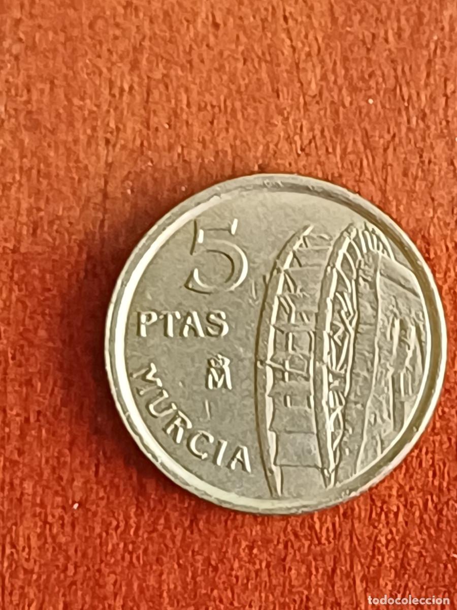 Sellos: Moneda conmemorativa de 5 pesetas de la comunidad de Murcia del a&ntilde;o 1999. Nueva a estrenar.