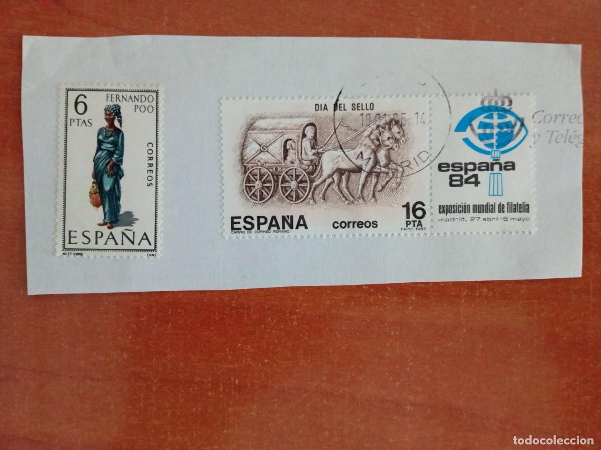 Sellos: 2 SELLOS ESPA&Ntilde;OLES PEGADOS, UNO SIN MATASELLAR