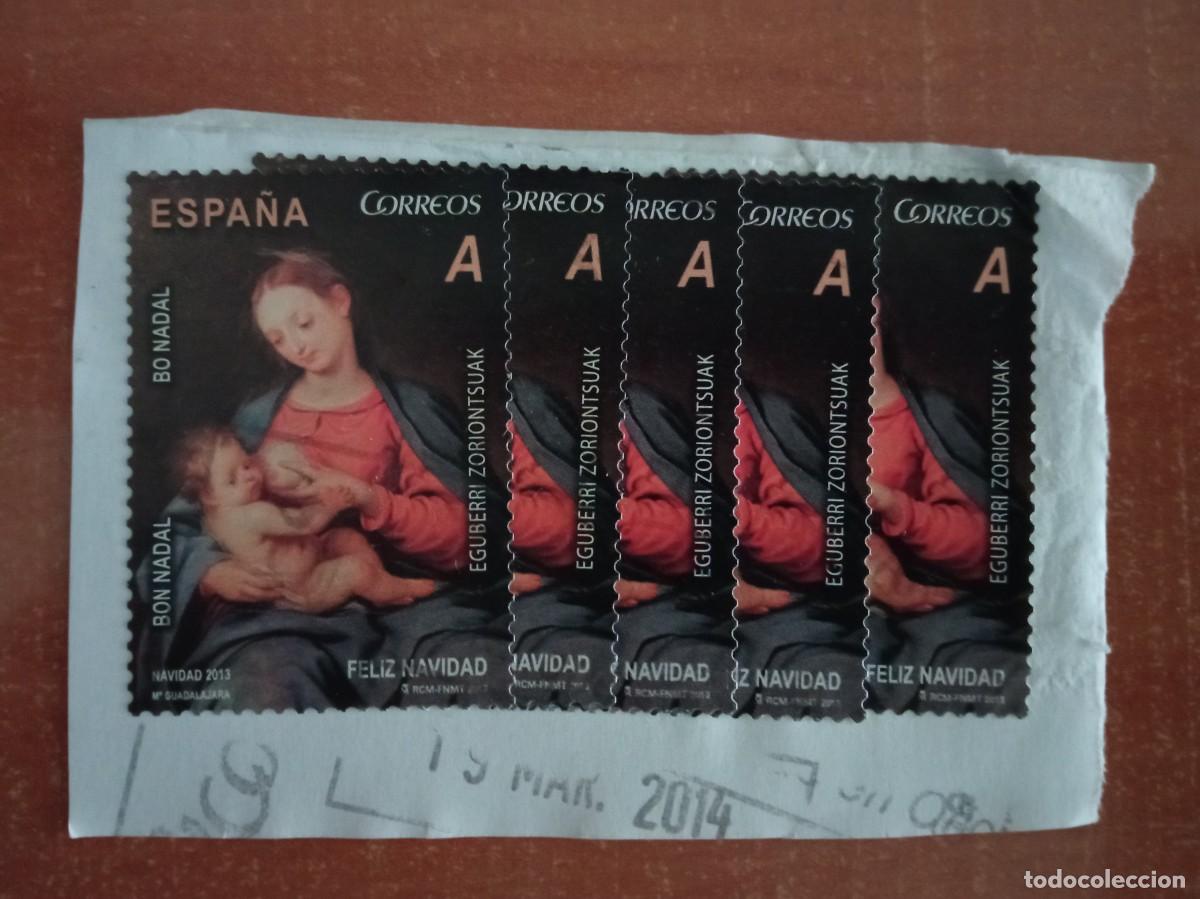 Sellos: 5 SELLOS ESPA&Ntilde;OLES IGUALES, NAVIDAD 2013, PEGADOS Y MATASELLADOS