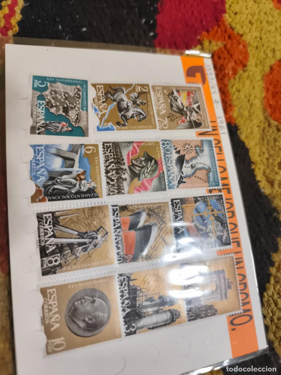Sellos: 12 sellos nuevos de 1961