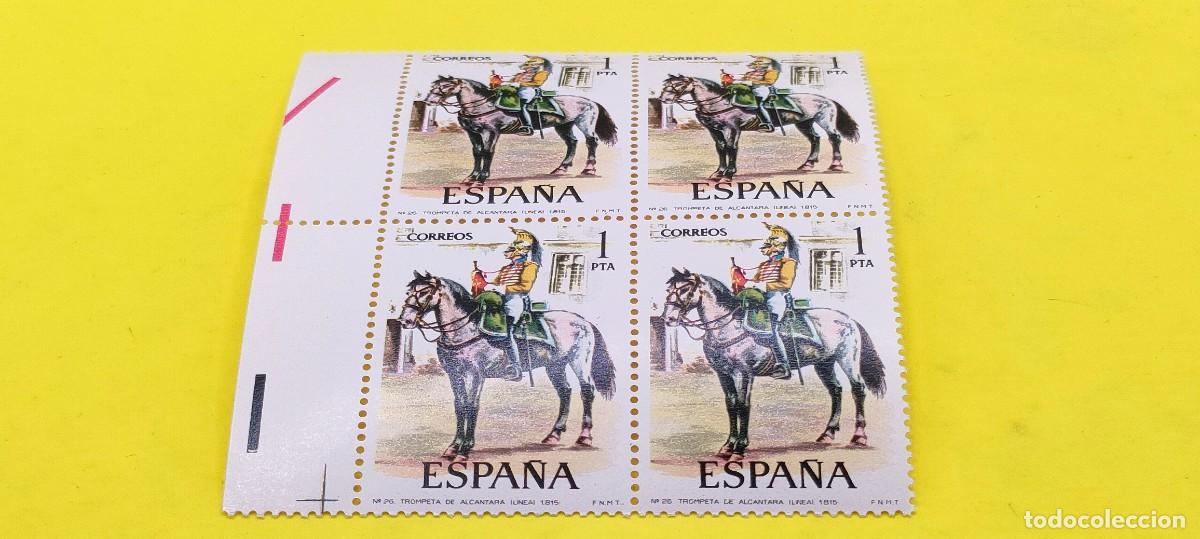 Sellos: Espa&ntilde;a 1976. Edifil 2350. Uniformes militares. Trompeta de Alc&aacute;ntara de L&iacute;nea. Nuevos. Bloque de 4