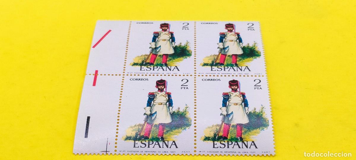 Sellos: Espa&ntilde;a 1976. Edifil 2351. Uniformes militares. Gastador de Infanter&iacute;a de L&iacute;nea. Nuevos. Bloque de 4
