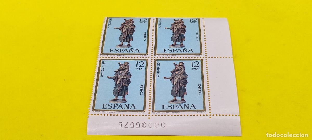 Sellos: Espa&ntilde;a 1976. Edifil 2369. Navidad. Congreso Internacional Belenistas. Castells. Nuevos. Bloque de 4