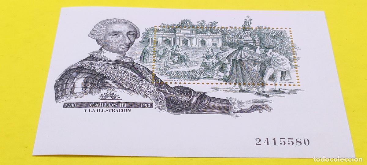 Sellos: Espa&ntilde;a 1988. Edifil 2984. Carlos III y la ilustraci&oacute;n. Puerta de Alcal&aacute;. Nuevo. Hojita (2)