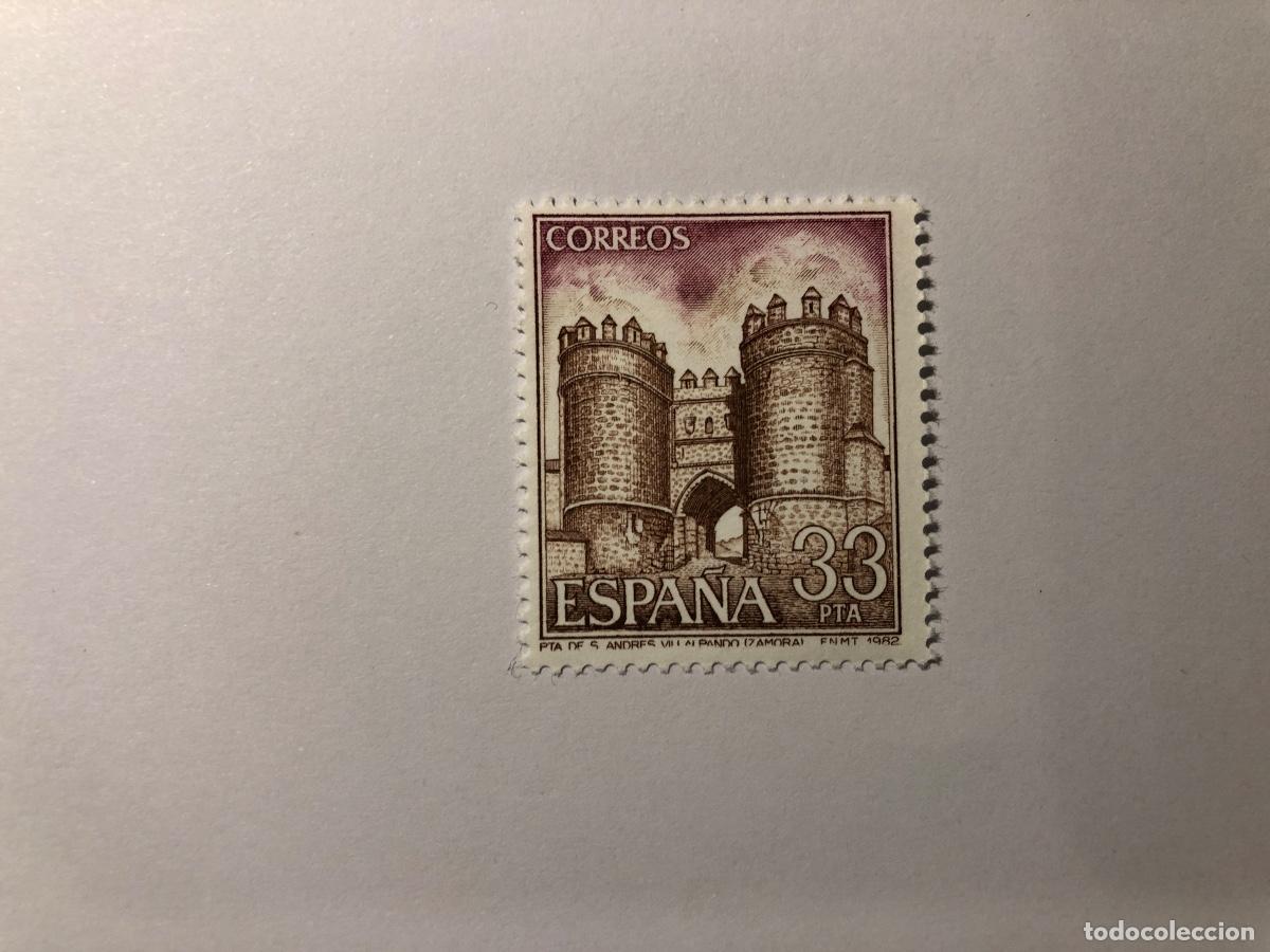 Sellos: Sello postal de Espa&ntilde;a del 1982, valor facial 33 PTA. La Puerta de San Andr&eacute;s. Edifil 2680. Nuevo