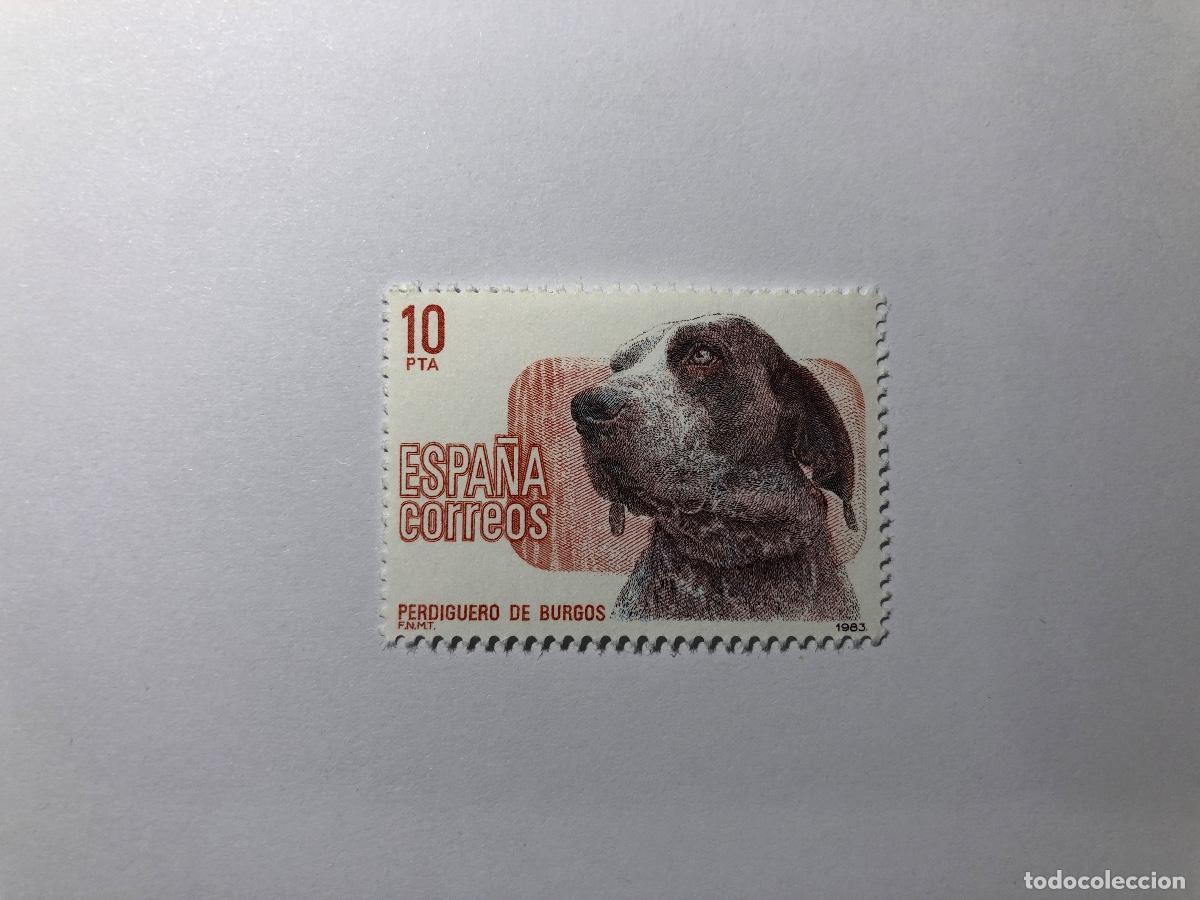 Sellos: Sello postal Correos Espa&ntilde;a de 1983. Valor facial 10 PTA. Edifil 2711. Perro Perdiguero de Bu. Nuevo