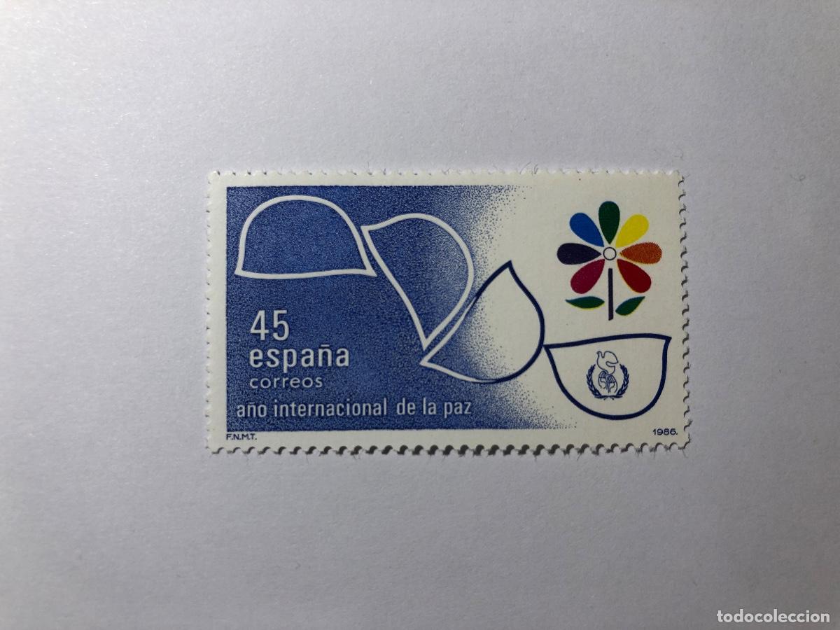 Sellos: Sello postal Correos Espa&ntilde;a de 1986 valor facial 45 PTA. Edifil 2844. A&ntilde;o Internacional Paz. Nuevo