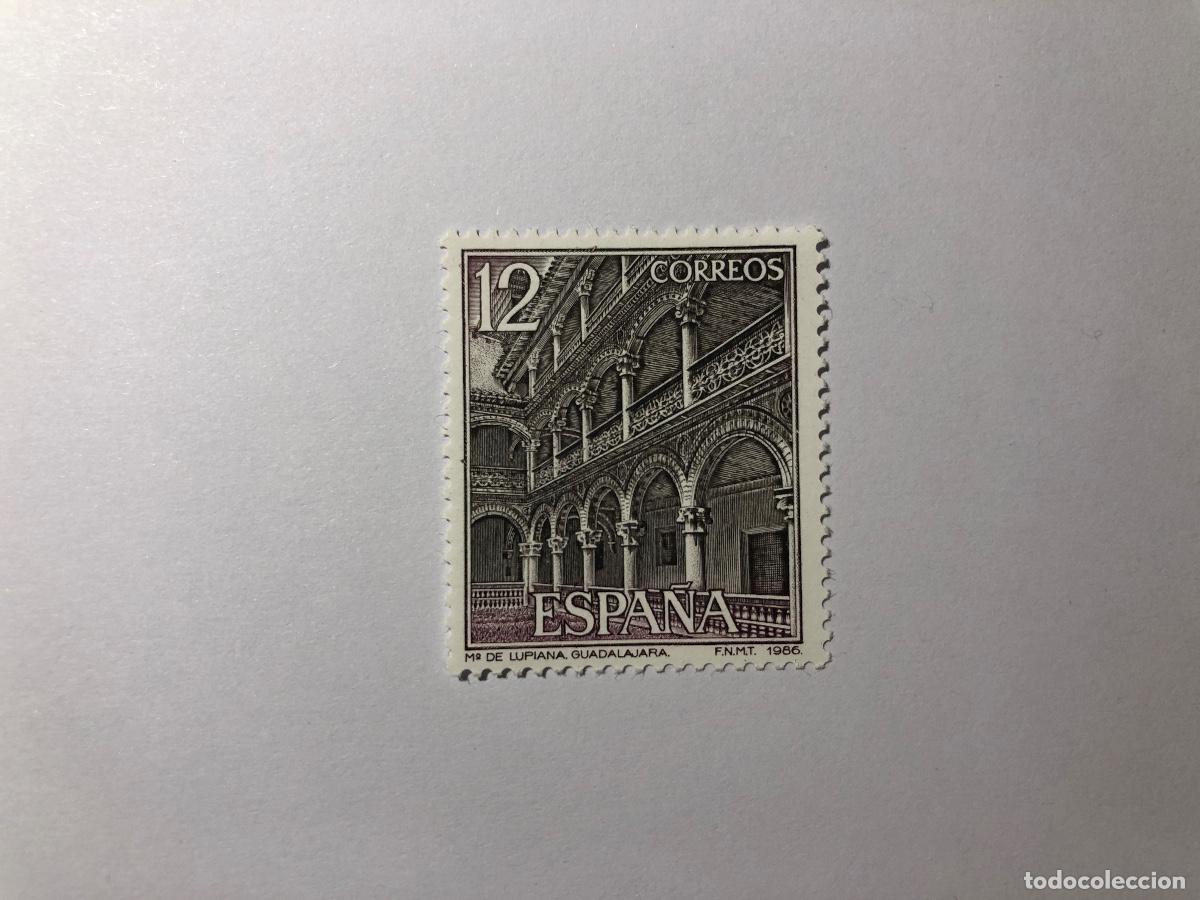 Sellos: Sello postal Correos Espa&ntilde;a de 1986 valor facial 12 PTA. Edifil 2835. claustro del Monasterio. Nuevo