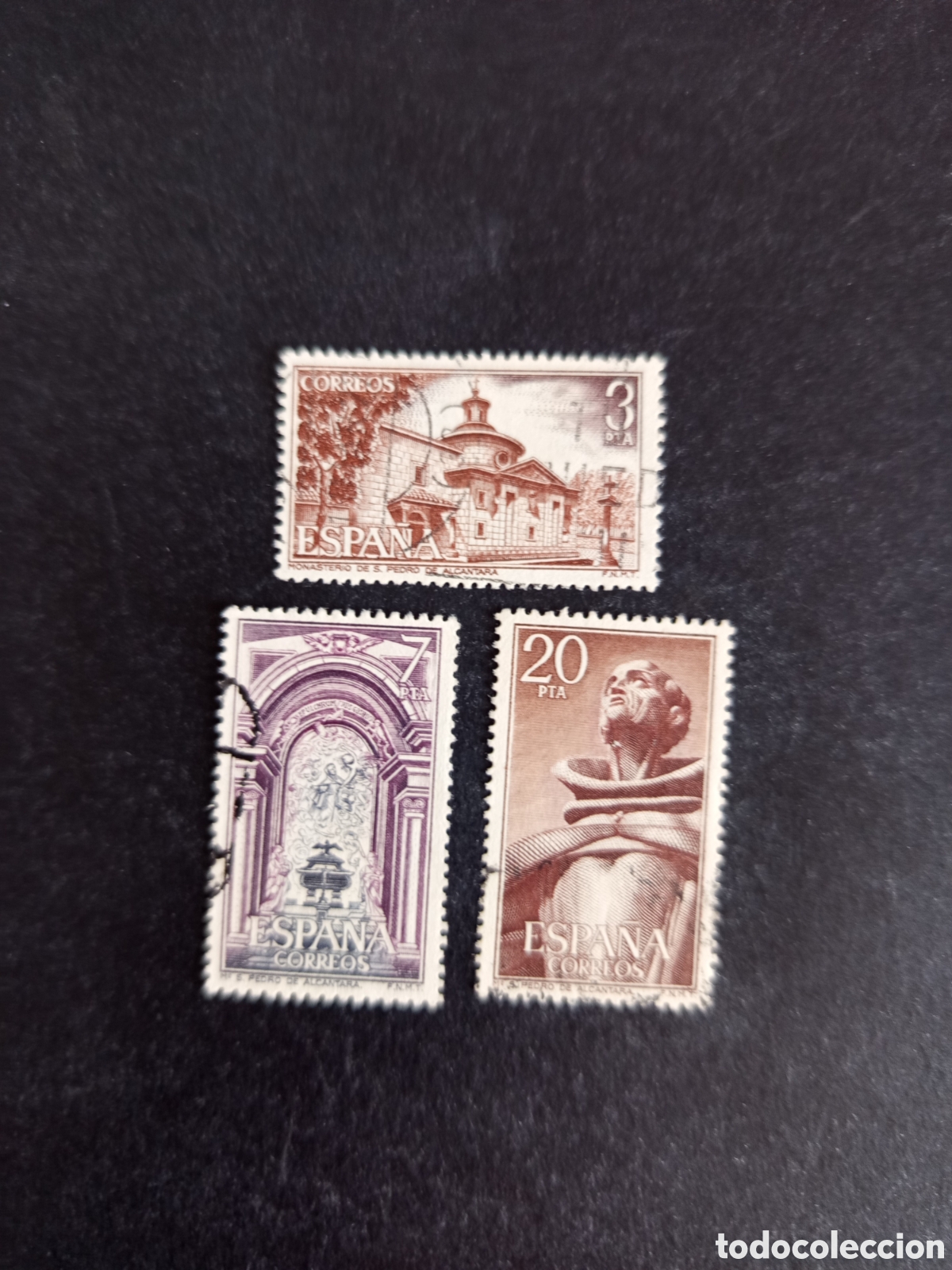 Sellos: Espa&ntilde;a, 1976. Monasterio de San Pedro de Alc&aacute;ntara. Edifil 2375/7. Pedido m&iacute;nimo 3 &euro;. Ver fotos.