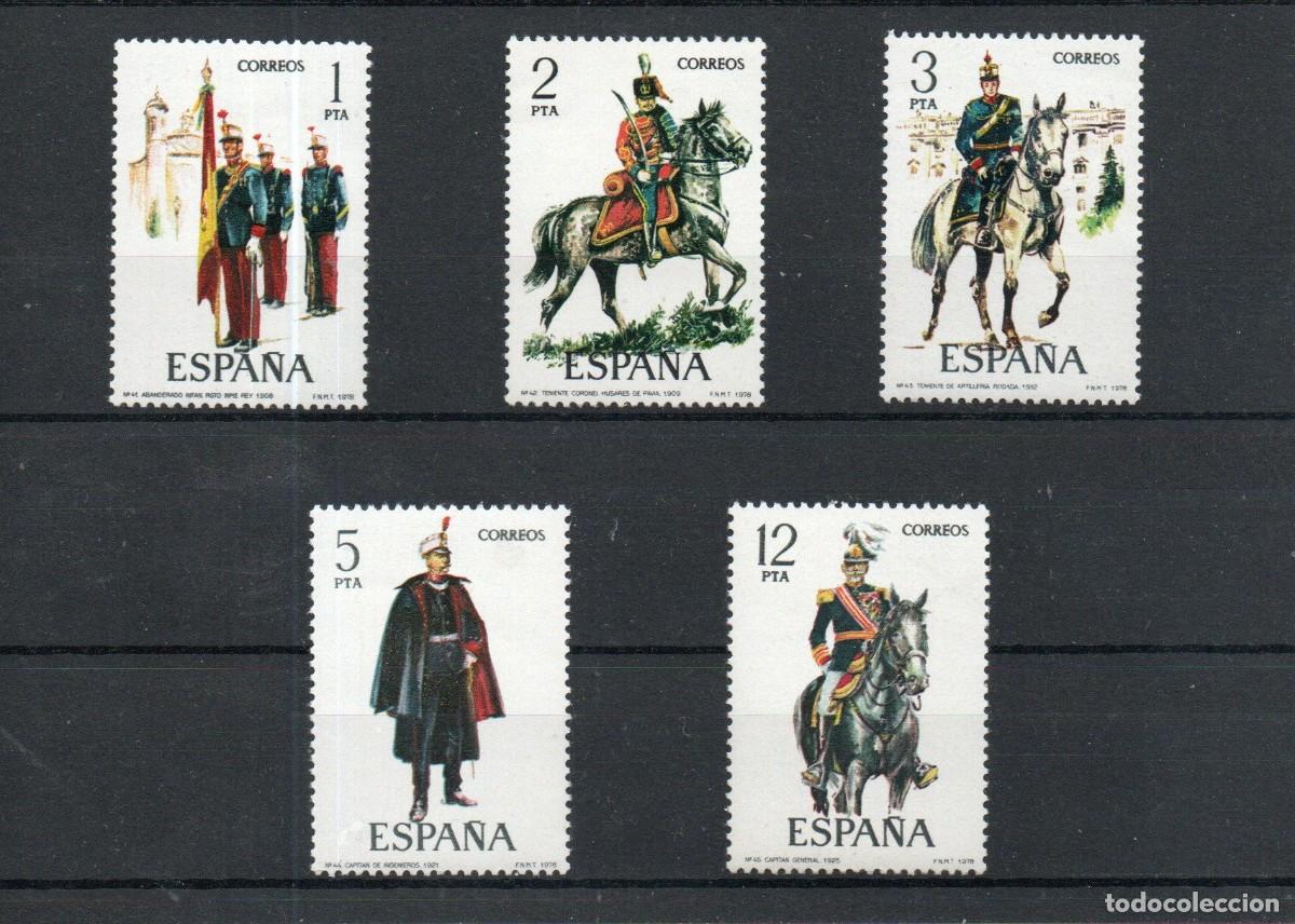 Sellos: ESPA&Ntilde;A. UNIFORMES MILITARES. A&Ntilde;O 1978.