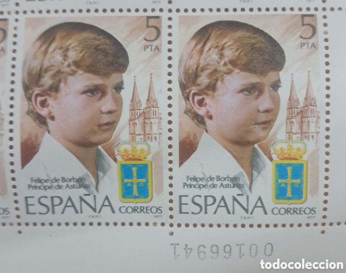 Sellos: Espa&ntilde;a 1977.Pliego 80 sellos Pr&iacute;ncipe Felipe 5 Ptas.&iexcl;CON ERROR MANCHA DE TINTA EN CARA! Edifil 2449