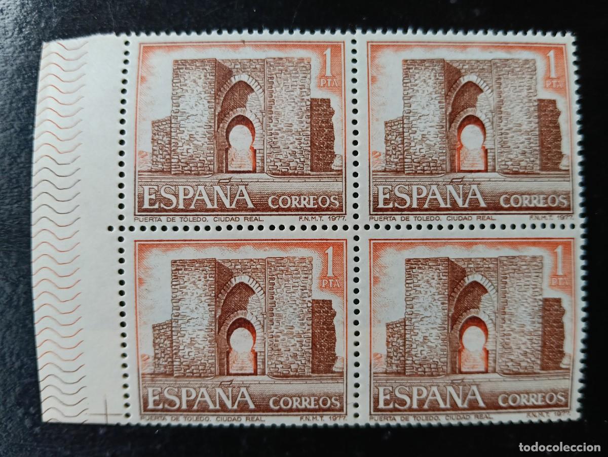 Sellos: ESPA&Ntilde;A 1977 - EDIFIL 2417 - PUERTA DE TOLEDO, CIUDAD REAL - BLOQUE DE 4