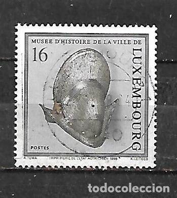 Sellos: 1998: Museo nacional de historia - Casco de soldado espa&ntilde;ol. Siglo XVI (usado)