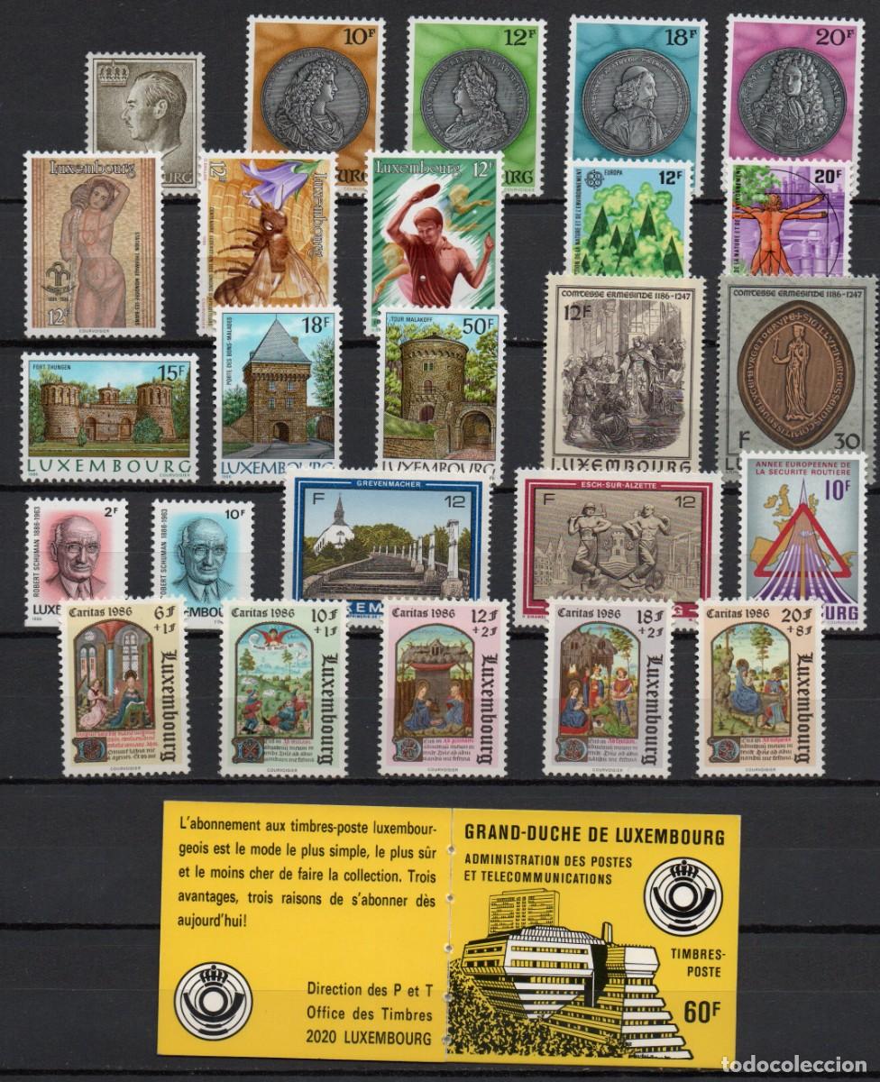 Sellos: LUXEMBURGO A&Ntilde;O 1986 COMPLETO YV 1093/17*** + C1106 (CARNET CON CUBIERTA AMARILLA)
