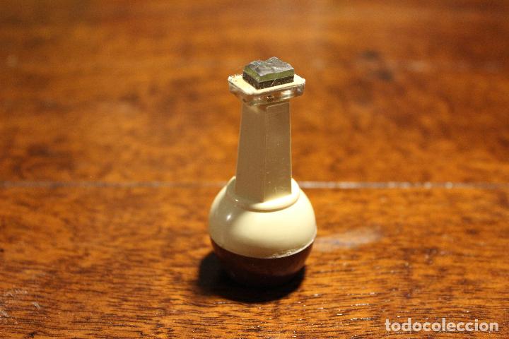 Sellos: Matasellos con figura de tijera? de plastico - Foto 2