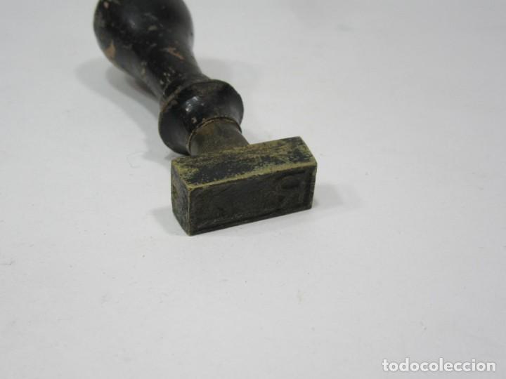 Sellos: Matasellos de Correos en bronce. Registro. - Foto 1