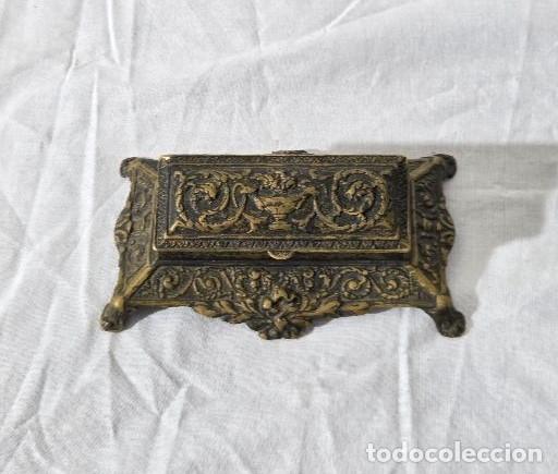 Sellos: Antigua caja para sellos en bronce - Foto 2