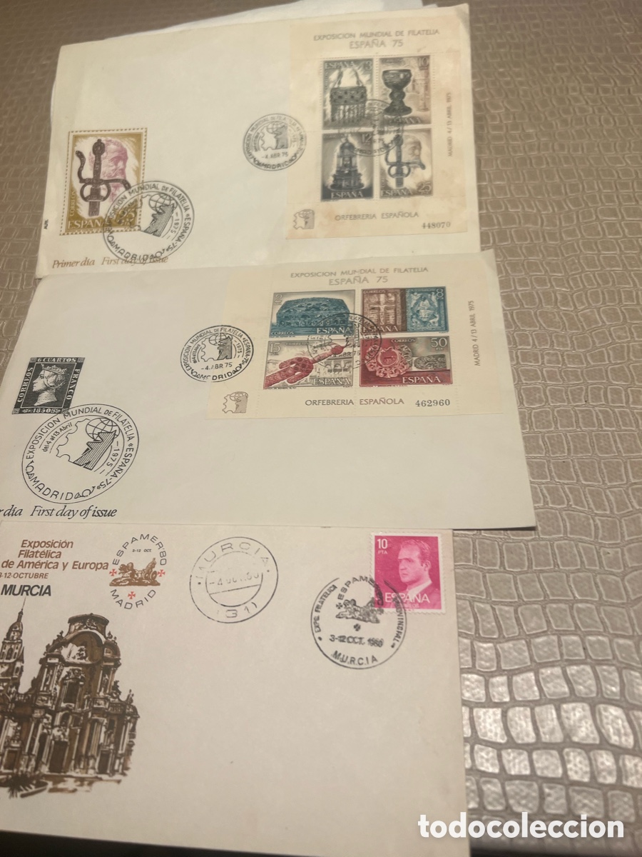 Sellos: 2 SOBRES PRIMER D&Iacute;A EXPOSICI&Oacute;N MUNDIAL DE FILATELIA DE 1975. 'ESPA&Ntilde;A 75'.