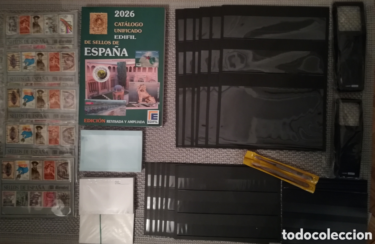 Francobolli: Caja con material filatelico
