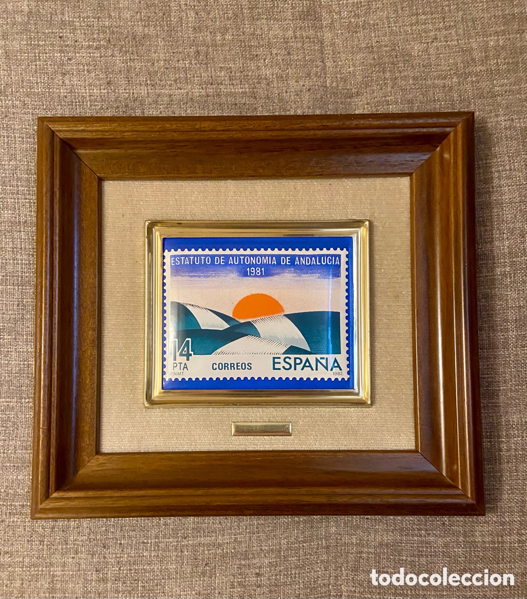 Timbres: Cuadro esmaltado al fuego reproduciendo sello autonom&iacute;a Andaluc&iacute;a de 1982. Dimensiones 30 x 35.