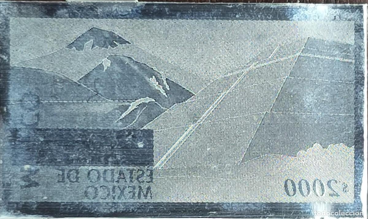 Sellos: MI) MEXICO, PRINTING PLATE, MEXICAN BANKNOTE, 2000, BACKGROUND DESIGN SHOWING A VIEW OF THE POPOCAT&Eacute;