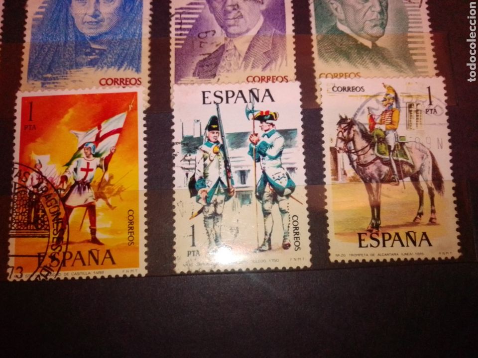 Sellos: Uniformes militares. ....... - Foto 2