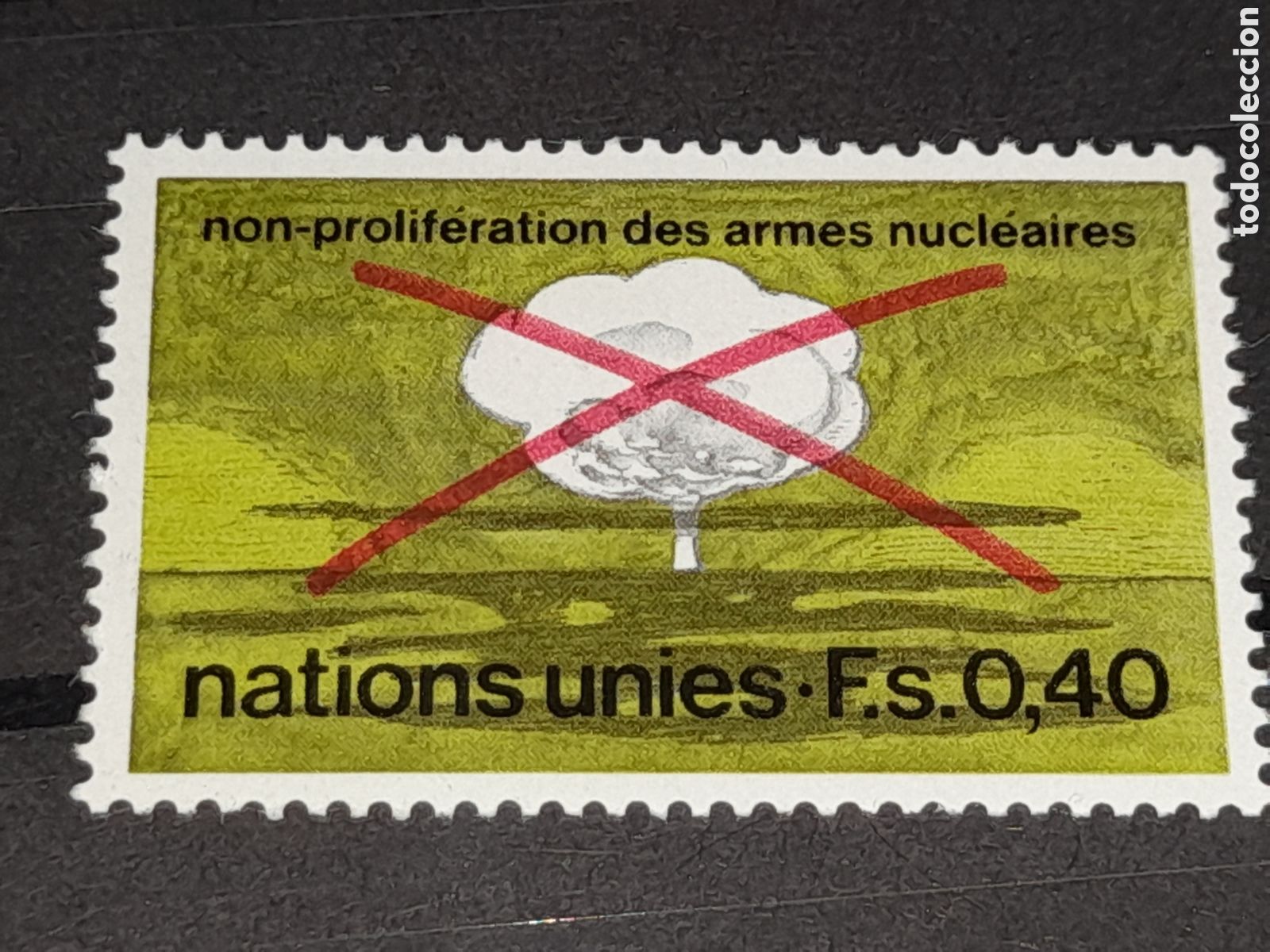 Sellos: Sello N. Unidas, Ginebra nuevo 1972. No armas nucleares. Explosi&oacute;n. Hongos. Militar.