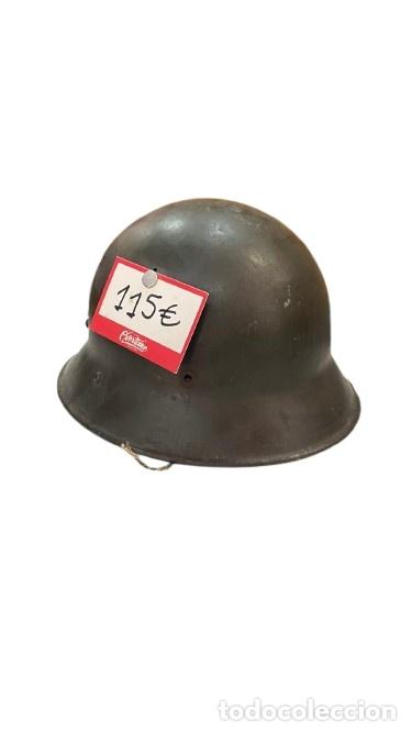 Sellos: Casco militar de &eacute;poca &ndash; Segunda Guerra Mundial
