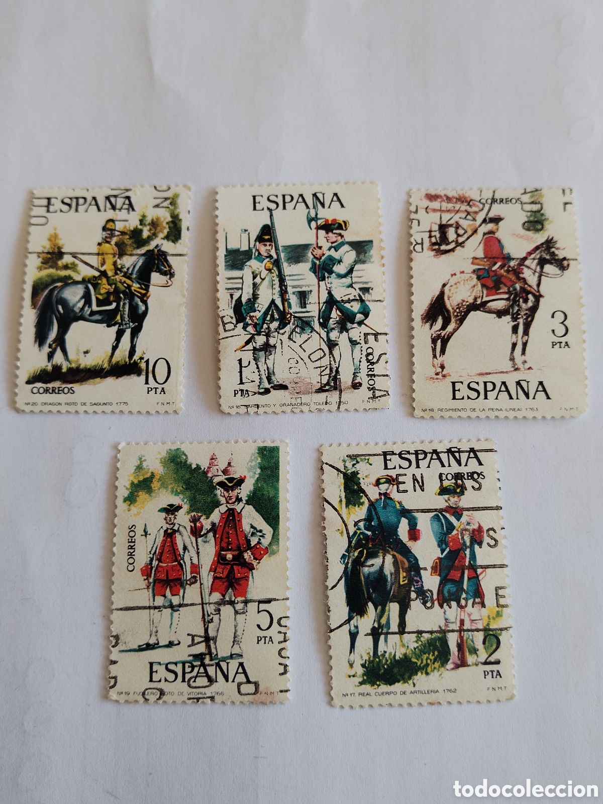 Sellos: Serie completa Sellos Espa&ntilde;a uniformes militares 1975 Edifil 2236/40