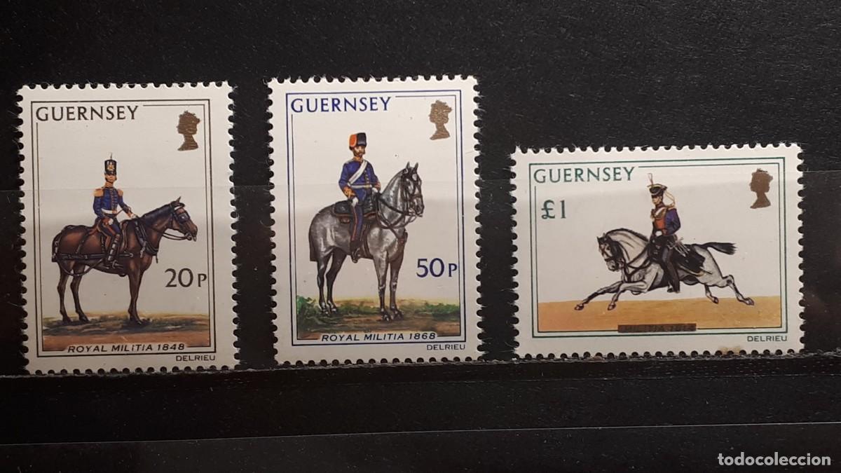 Sellos: MILITAR. GUERNSEY. A&Ntilde;O 1975. **. YVERT 113/5