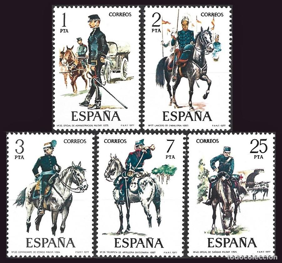 Sellos: 5v Espa&ntilde;a, 1977 | Unif. Militares (VIII) | Ed: 2423/7, Yv: 2069/73, Mi: 2316/20 MNH **