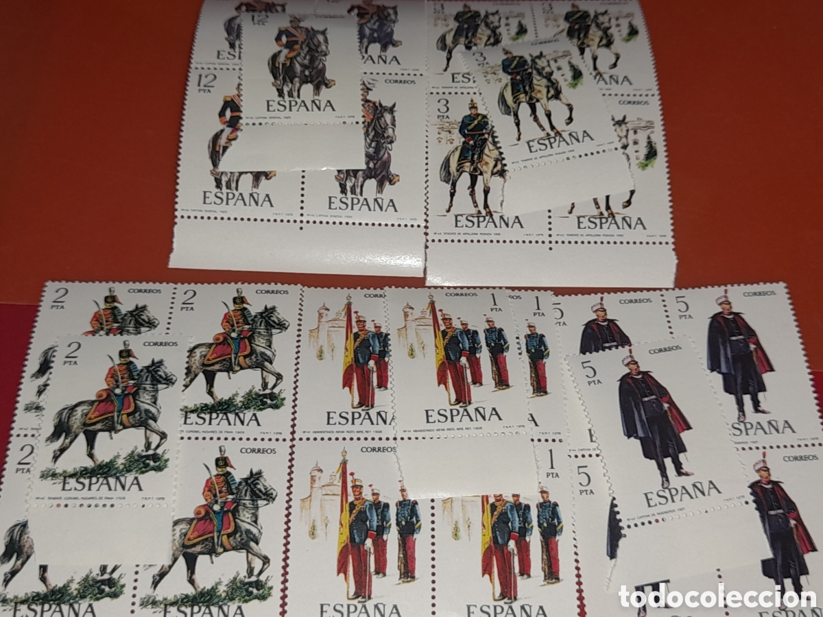 Sellos: Sello Espa&ntilde;a nuevo 1978. Uniformes militares. Caballo. Caballeria. Soldado. Historia. Bandera.