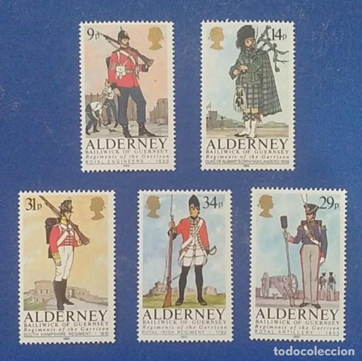 Sellos: Sellos Alderney 1985 Uniformes Militares 23/27 5v. Nuevos
