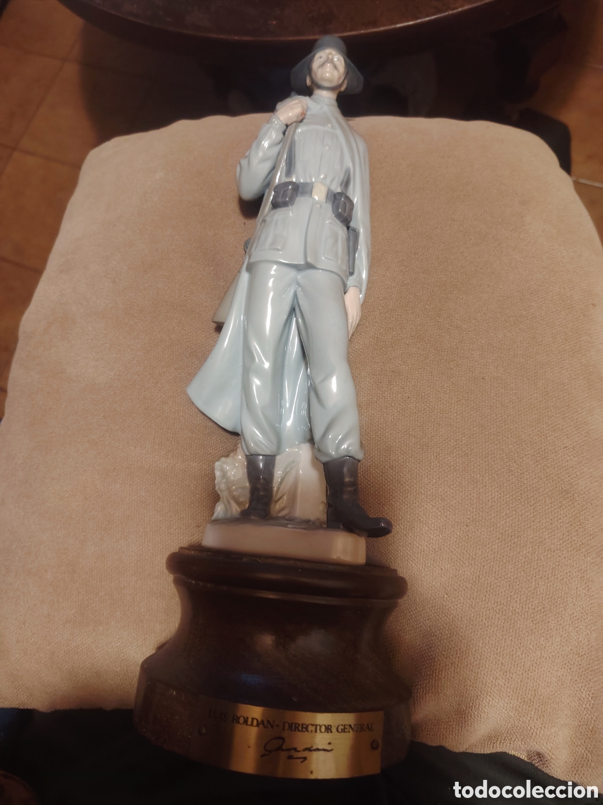 Sellos: Exclusivo Guardia Civil Lladr&oacute; #4889 - Edici&oacute;n Oficial con Placa de Luis Rold&aacute;n (A&ntilde;os 80/90)