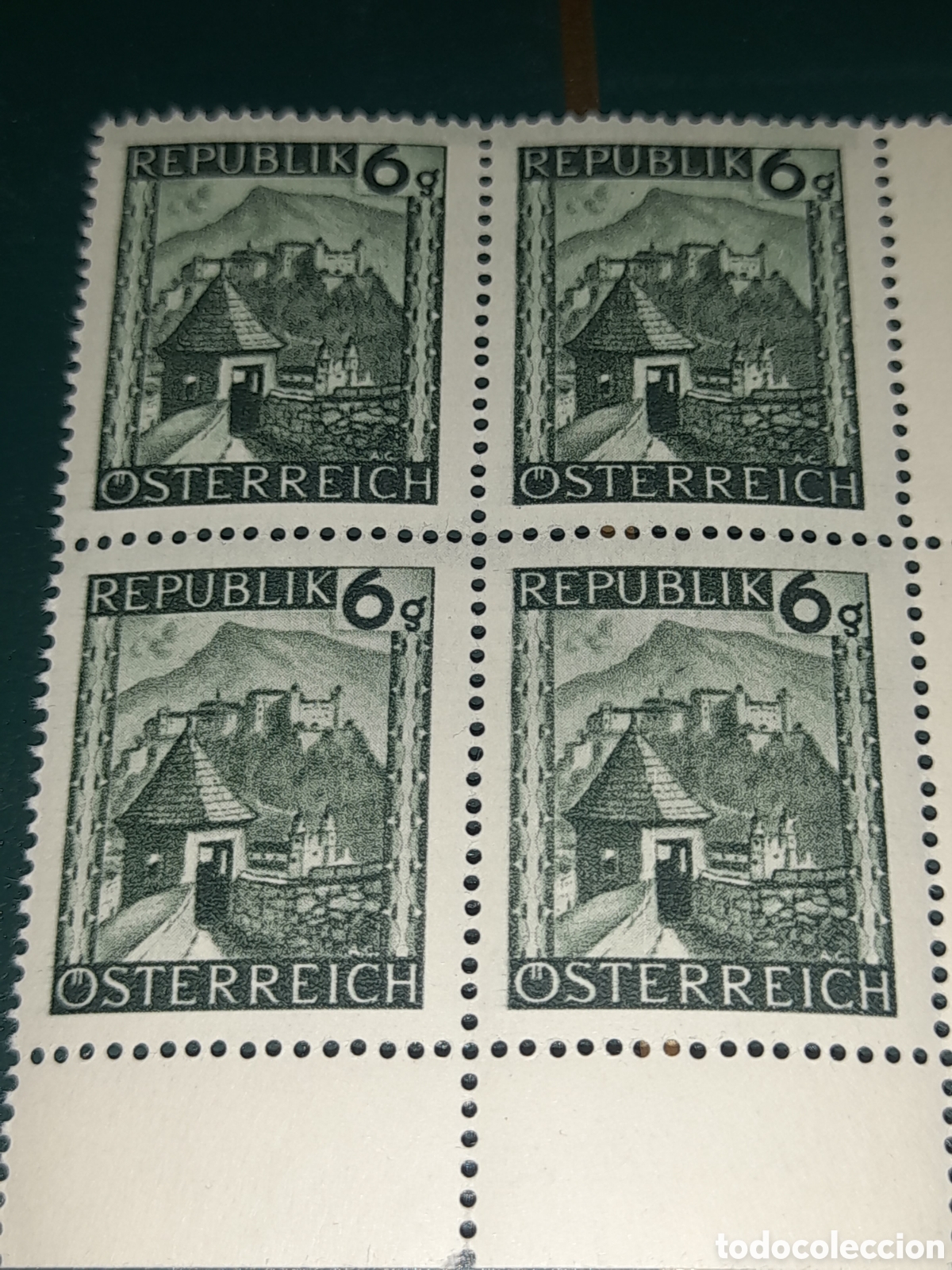 Sellos: Sello Austria nuevo 1945. Paisajes. Vistas. Naturaleza. Salzburg. Aldea. Arquitectura. Patrimonio un