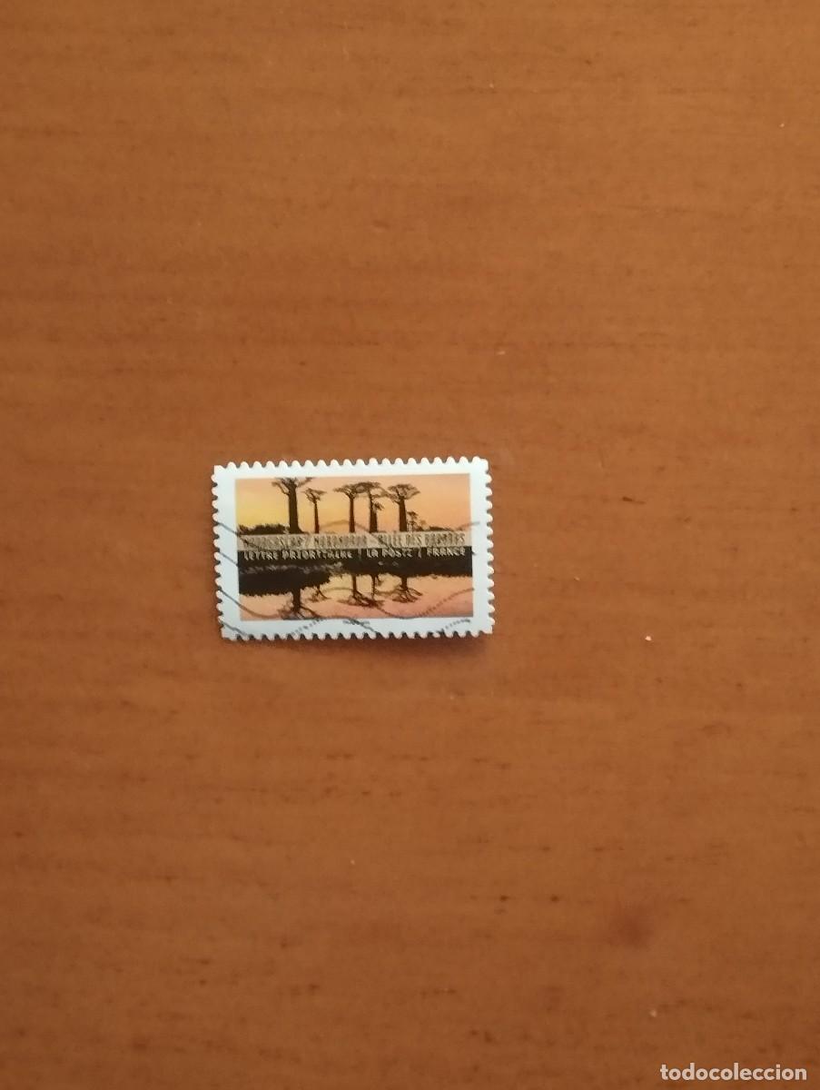 Sellos: 22.04/ Francia. Autoadhesivo. Sello en usado. Paisaje