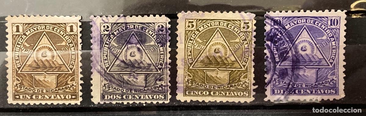 Sellos: Escudo de Armas en triangulo - Foto 1