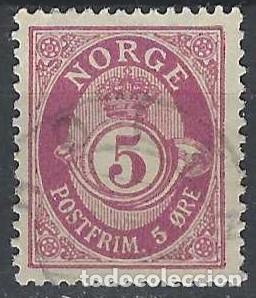 Sellos: NORUEGA 1937-78 - CUERNO POSTAL Y CIFRA, P&Uacute;RPURA , FONDO RAYADO - USADO