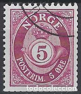 Sellos: NORUEGA 1937-78 - CUERNO POSTAL Y CIFRA, P&Uacute;RPURA , FONDO RAYADO - USADO